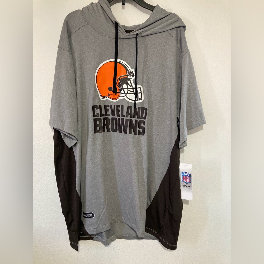 - Men’s Cleveland Browns Tee.